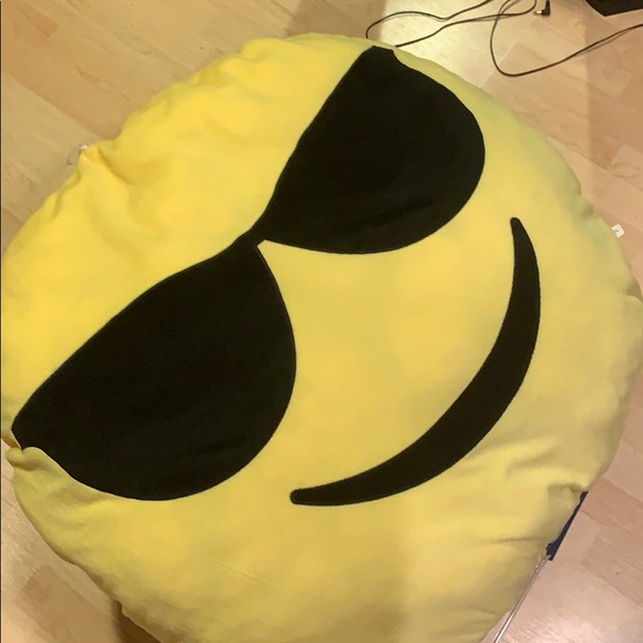 giant emoji pillow